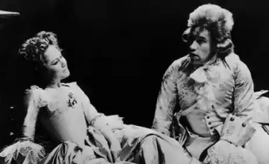 Shfaqja “Amadeus”: Gjeniu me sjellje të mbrapshta fëmijërore