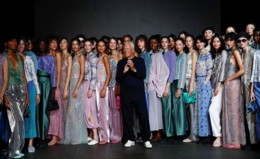 Java e Modës në Milano, Giorgio Armani prezanton detajin e veshjeve të tij
