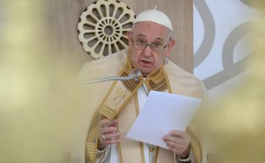 Papa u kërkon italianëve të kenë më shumë fëmijë