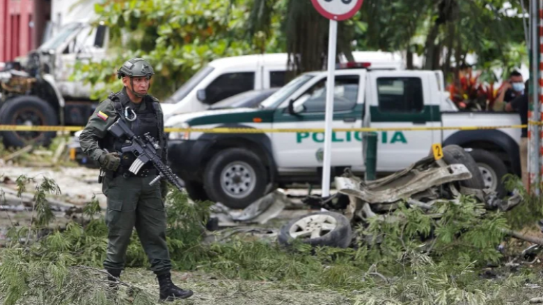 Tetë policë vriten në një sulm me eksploziv në Kolumbi