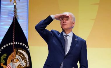 “Ku është Jackie?”, Biden e kërkon kongresmenen e ndjerë gjatë fjalimit në Shtëpinë e Bardhë