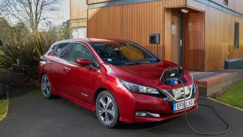 Si mundet një veturë elektrike të ulë faturat tuaja të energjisë?