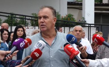 Nuk u dolën rrogat, punëtorët shëndetësor protestojnë para QKMF-së në Prishtinë