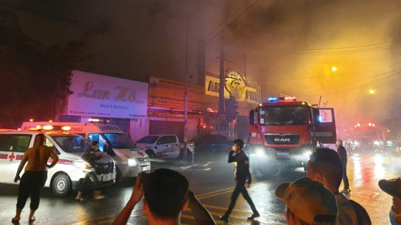 Të paktën 32 të vdekur pasi një zjarr shpërtheu në një bar karaokesh në Vietnam