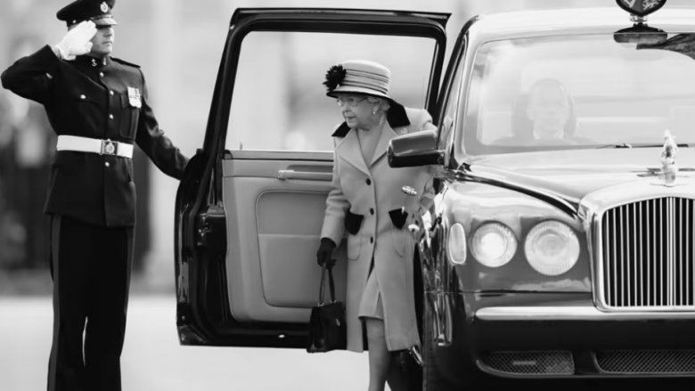 Industria motorike në Mbretërinë e Bashkuar i jep lamtumirën Mbretëreshës Elizabeth II