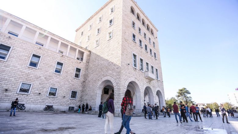 Stafet e universiteteve në Shqipëri dalin nesër në protestë, kërkojnë rritje të rrogës