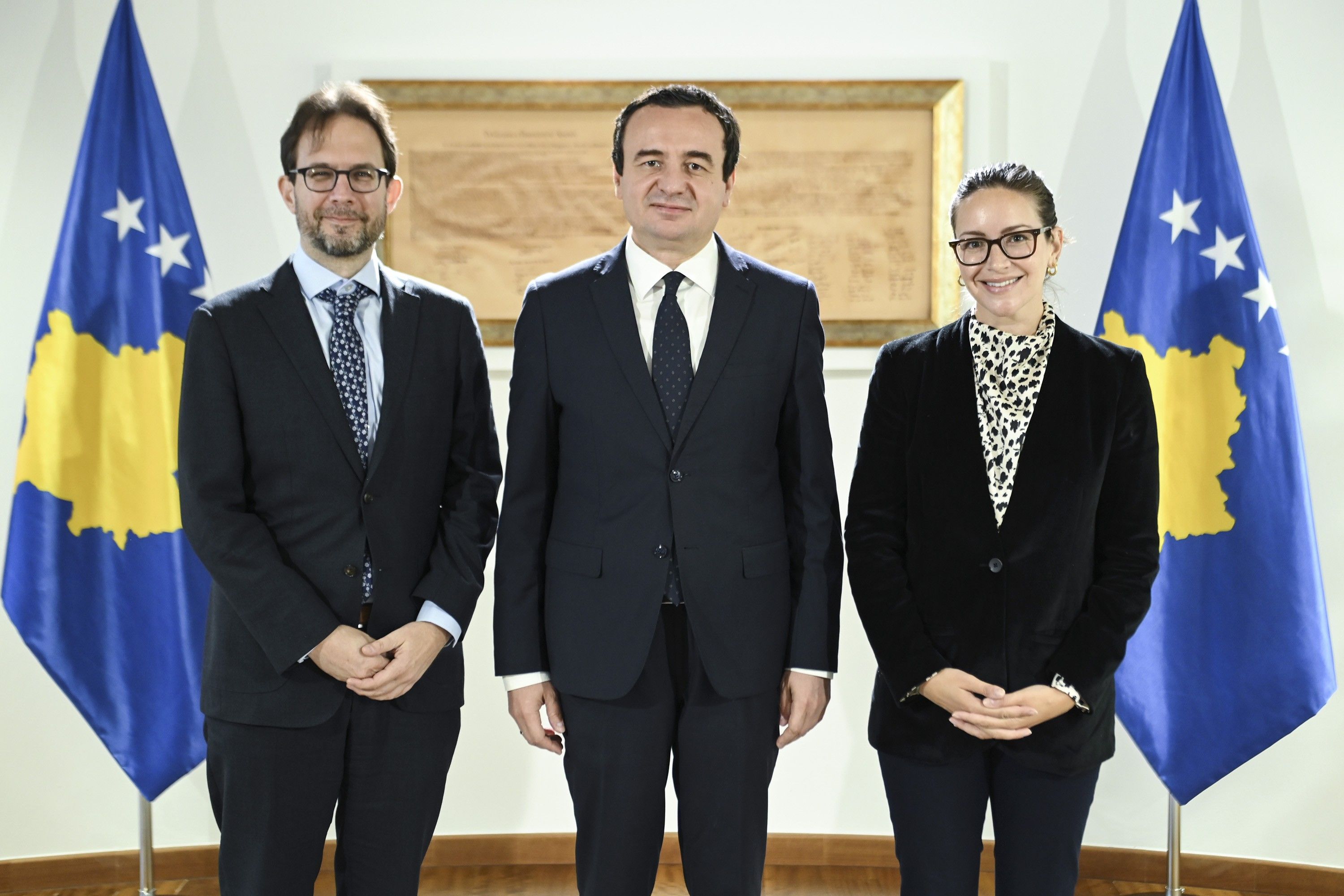 Kurti takon Damir Marusiq dhe Rachel Rizzo, hulumtues të lartë në ...