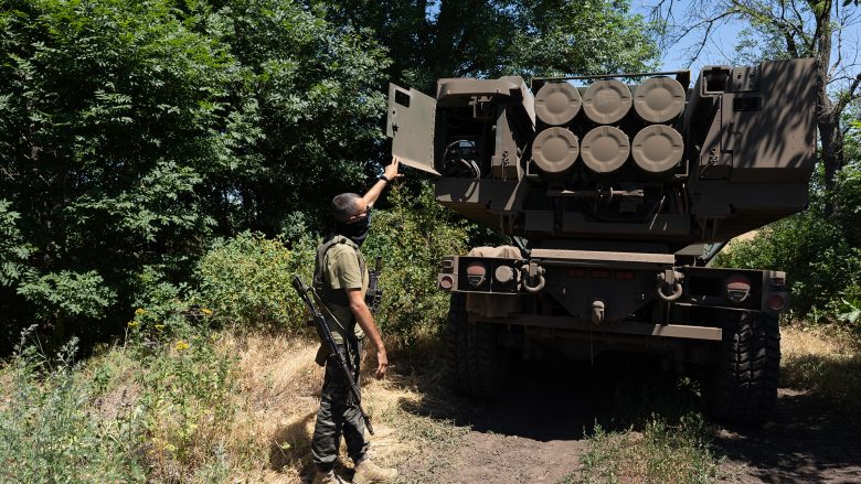 Shtëpia e Bardhë ndan edhe 600 milionë dollarë ndihmë ushtarake për Ukrainën