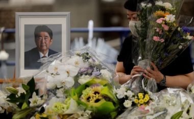 Kurti udhëton për në Japoni, merr pjesë në ceremoninë e varrimit të ish-kryeministrit Abe
