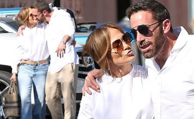 Të sapomartuarit Jennifer Lopez dhe Ben Affleck nuk i rezistojnë njëri-tjetrit as në publik