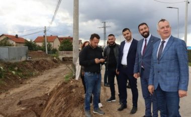 Ministri Krasniqi takohet me kryetarine Lipjanit, diskutojnë mbi projektet komunale