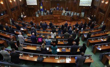 Kuvendi nderon me një minutë heshtje Fehmi dhe Xhevë Lladrovci
