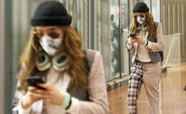 Cara Delevingne mbërrin në Javën e Modës në Paris, pak pas fotografive të çrregullta të saj