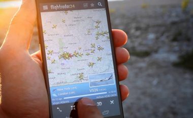 Brenda “Flightradar24”, faqes së internetit që gjurmon çdo aeroplan në qiell