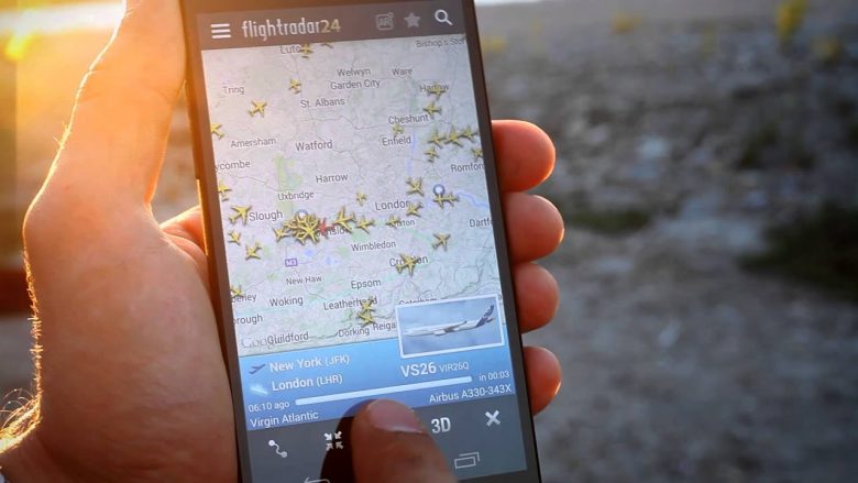 Brenda “Flightradar24”, faqes së internetit që gjurmon çdo aeroplan në qiell