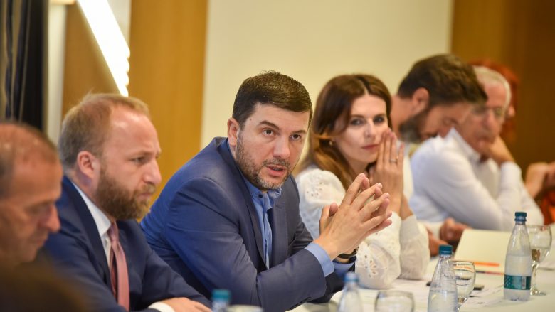 Krasniqi: Qeveria i ka braktisur qytetarët