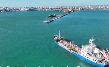 Kapen mbi 2,200 tonë naftë në Portin e Durrësit, arrestohen 3 shqiptarë, 3 libianë dhe 1 sirian