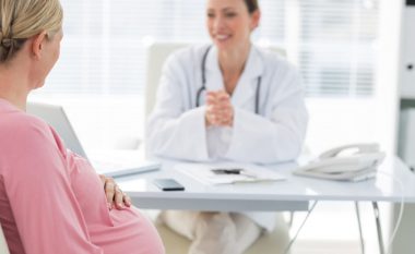 Çfarë mund të bëjë shtatzëna për të përmirësuar punën e mitrës dhe për të siguruar kushte më të mira për zhvillim të bebes