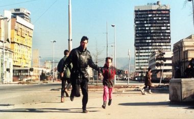 “Sarajevo Safari”, dokumentari i polemikave: Qyteti ku njerëzit vriten për qejf