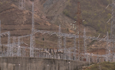 Mes kursimit dhe shtrëngimit të energjisë, Shqipërinë e pret një dimër i vështirë