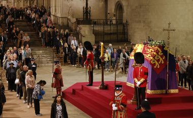 Më shumë se 250,000 njerëz e panë nga afër funeralin e Mbretëreshës në Westminster Hall në Londër