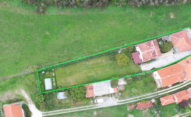 Shumë e përshtatshme për lagje dhe shtëpi private, në shitje toka e kompletuar në Çakllavicë