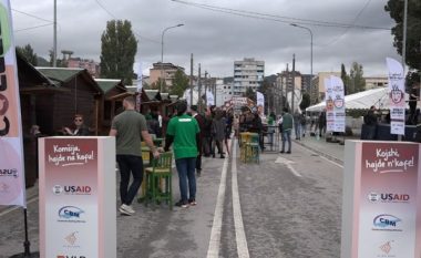 ​‘Kojshi hajde n’kafe’ bashkon shqiptarë e serbë mbi Urën e Ibrit