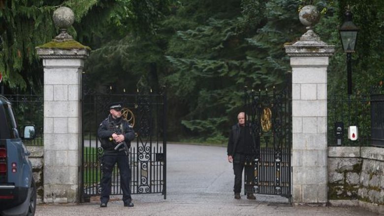 Familja mbretërore mblidhet në Balmoral mes shqetësimeve për shëndetin e Mbretëreshës