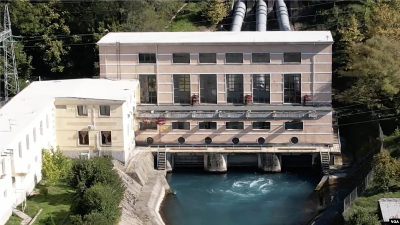 Prodhuesit privatë të energjisë në Shqipëri zbusin krizën energjetike