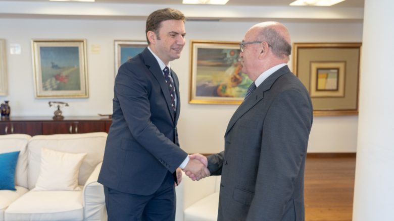 Osmani-Peach: Mbretëria e Bashkuar do të vazhdojë të mbështesë integrimin e Maqedonisë në BE