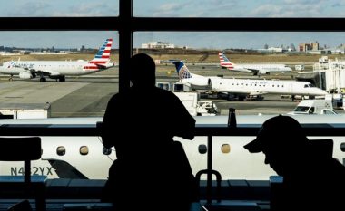 Hakohen ueb-faqet e dhjetëra aeroporteve amerikane