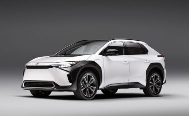 Toyota rinis prodhimin e automjetit të saj të parë elektrik pas rregullimit të problemeve të sigurisë