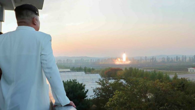 Koreja e Veriut thotë se testet e raketave janë “praktikë për sulme bërthamore taktike” ndaj Koresë së Jugut
