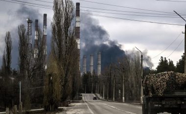 Ukraina thotë se ka në kontroll autostradën kyçe në Luhansk