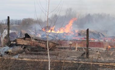 Ukraina tha se ka rrëzuar gjysmën e raketave të lëshuara të hënën nga Rusia në drejtim të Kievit