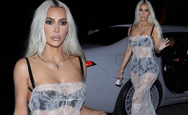 Kim Kardashian dukej unike me fustanin rrjetë në festën e ditëlindjes së 42-të