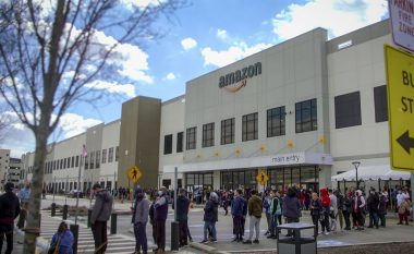 Amazon planifikon punësimin e 150 mijë punëtorëve në prag të sezonit të blerjeve të festave