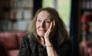 Annie Ernaux fiton Nobelin për Letërsi