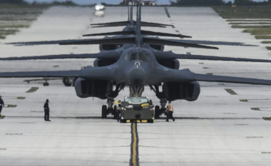Bombarduesit amerikanë B-1B zbarkojnë në Guam