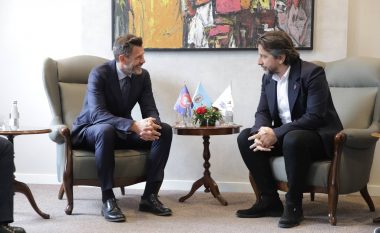Boban vazhdon vizitat – takohet me kryetarin e Prishtinës, Përparim Rama