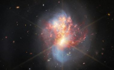 Teleskopi James Webb kap “bashkimin e galaktikave” 270 milionë vite dritë larg