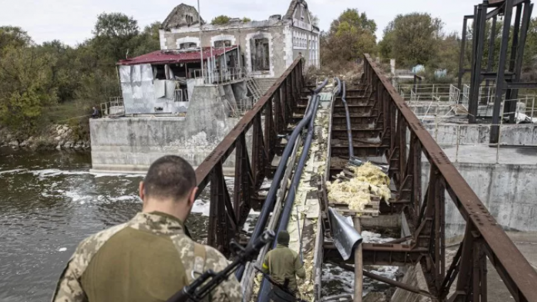 Rusia thotë se ka përfunduar operacionin për largimin e civilëve nga Khersoni përpara betejës së pritshme me Ukrainën