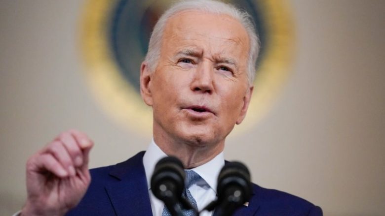 Joe Biden thotë se “Putini mund të qëndrojë në pushtet nëse largohet nga Ukraina”