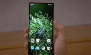 Motorola prezantoi një telefon celular “të rrotullueshëm”