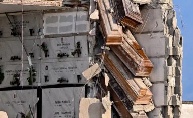 Disa arkivole mbeten ‘të varura në ajër’ – pasi një ndërtesë katërkatëshe që mbante gjëra funerali u shemb në Itali