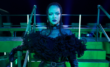 Rihanna zbulon paraqitje të veçanta të Irina Shayk, Cara Delevingne dhe yjeve të tjerë në shfaqjen e katërt të modës “Savage X Fenty”