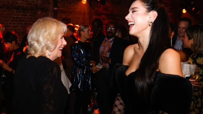 Dua Lipa takohet me Camillan në ceremoninë e çmimeve “Booker”