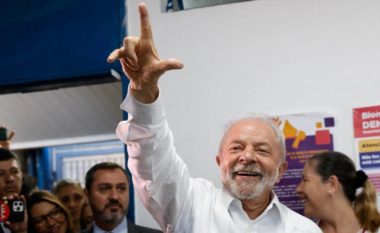 Nga burgu në një rikthim triumfues: Kush është Luiz Inacio Lula da Silva, presidenti i ri i zgjedhur i Brazilit?