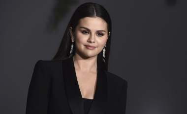 Selena Gomez anulon paraqitjen në “Tonight Show” pas infektimit me COVID-19