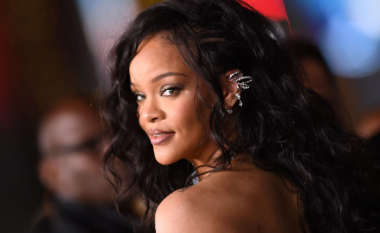 Rihanna rikthehet me këngë të re pas gjashtë vitesh, publikon "Lift Me Up" - kolona zanore e vazhdimit të "Black Panther"